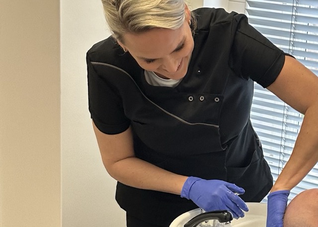 snel herstel direct wassen beste haartransplantatie door ervaren team kristel van herwijnen Maastricht haarstamcel transplantatie
